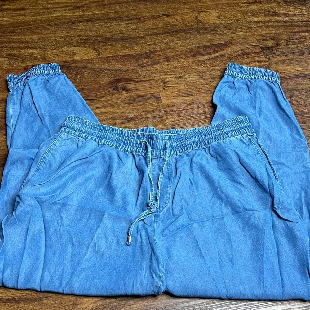 EUC Calvin Klein Chambray denim tencel elastic waist athleisure joggers XL